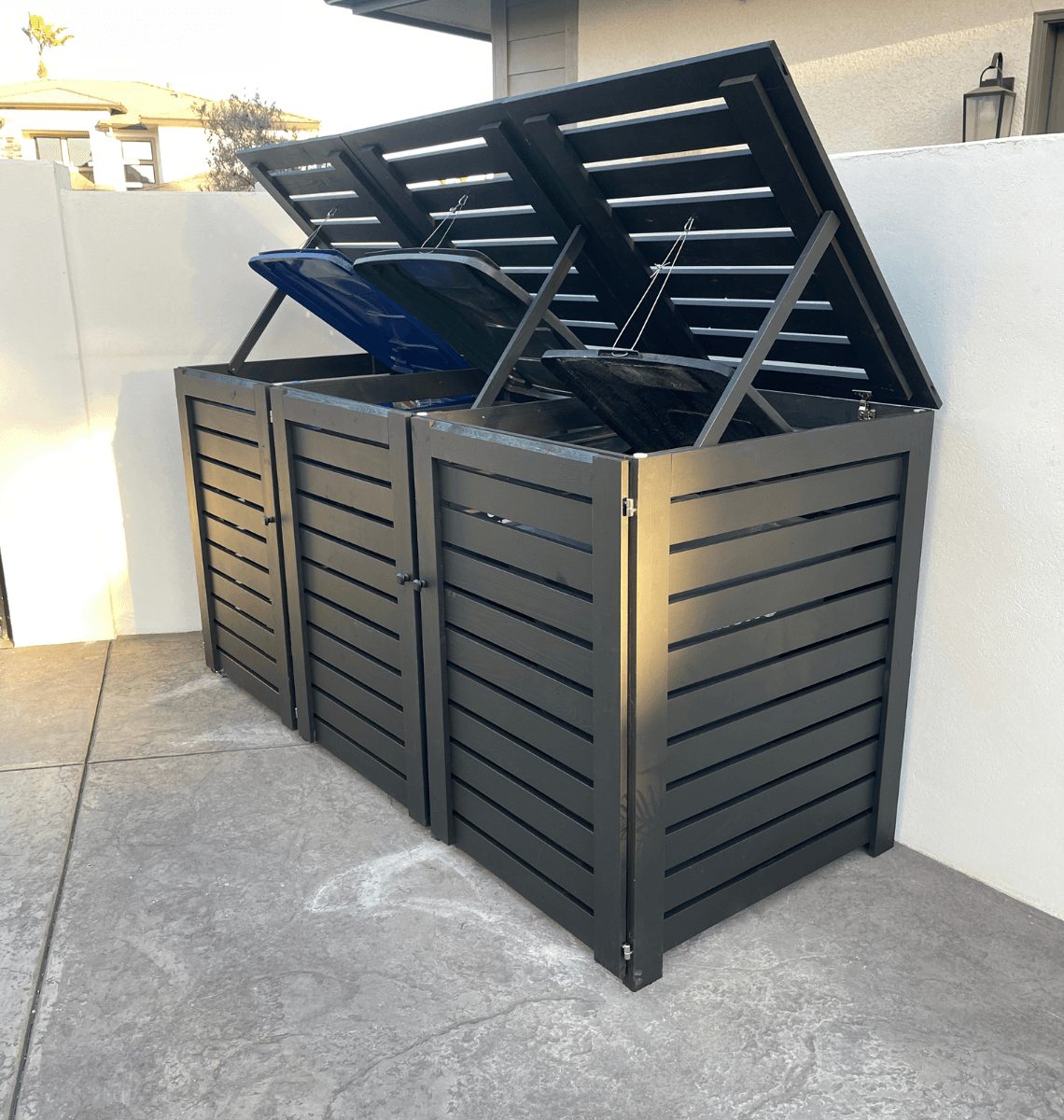 Outdoor Trash Can Enclosure – Weatherproof Garbage Bin Storage Shed, Fits 96 Gallon Bins, PVC & Composite Panels